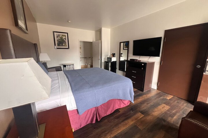 Room 18 of 22