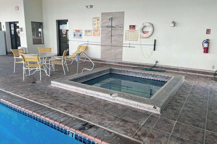 Pool 4 of 32