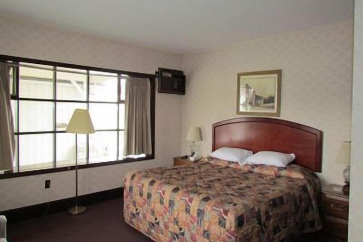 Cherry Lane Motor Inn