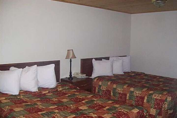 Room 6 of 14
