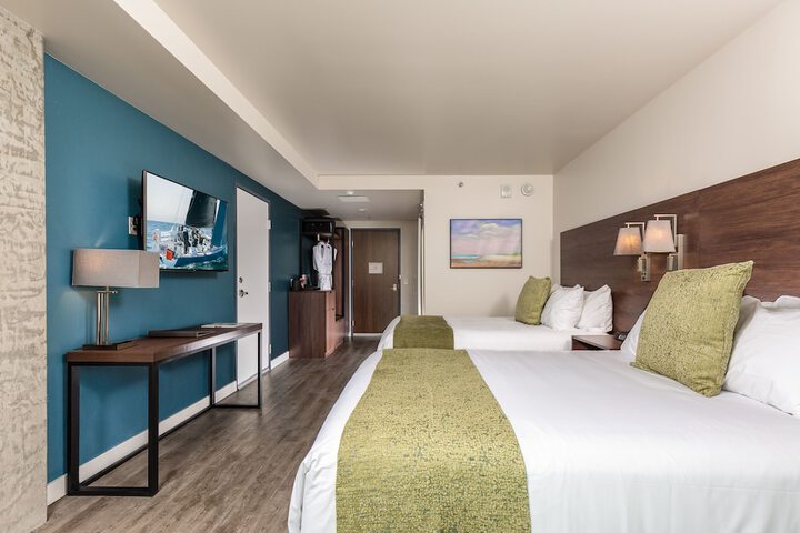 Room 13 of 32
