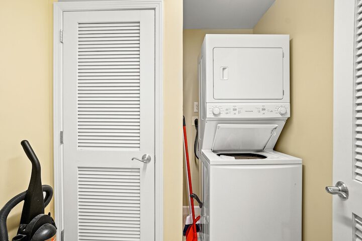 Laundry 874 of 954