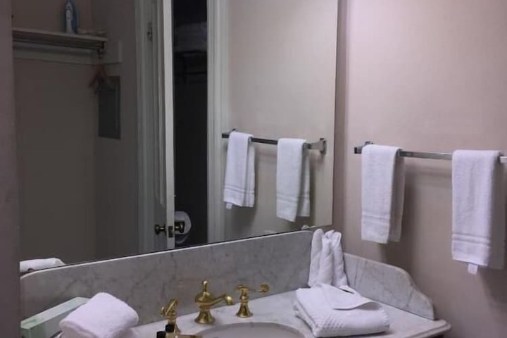 Room 18 of 40