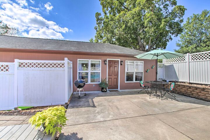 Cozy Ironton Cabin w / Shared Pool & Private Patio!