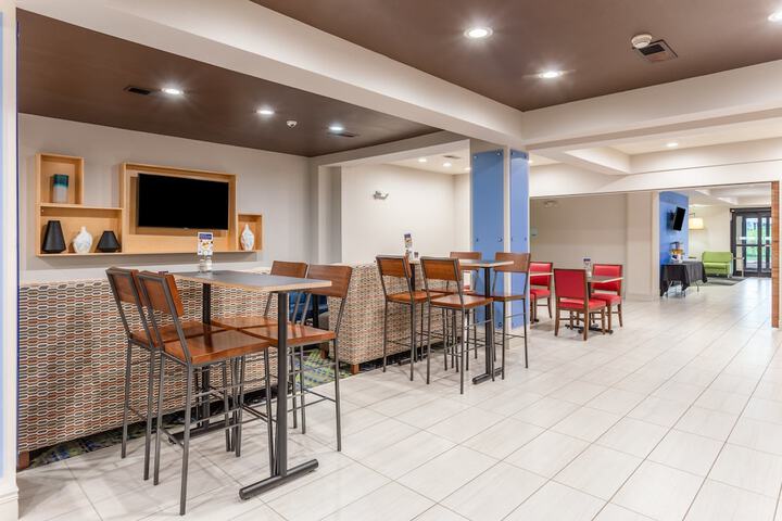 Holiday Inn Express & Suites OFallon / Shiloh by IHG