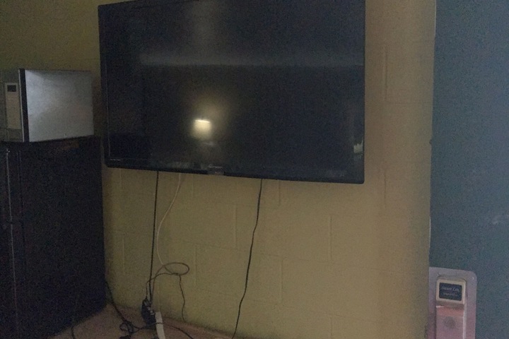Room 15 of 38