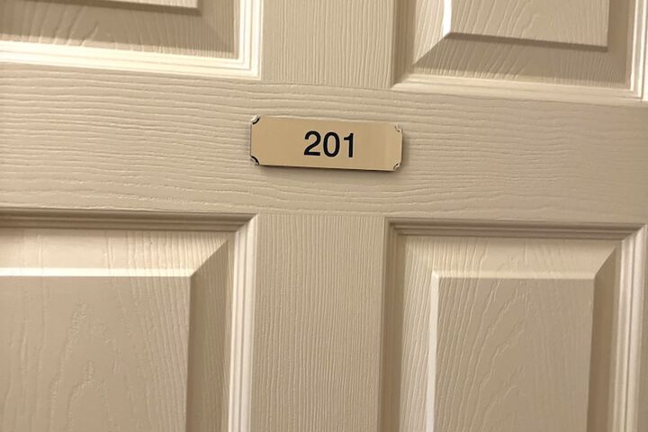 Room 28 of 64