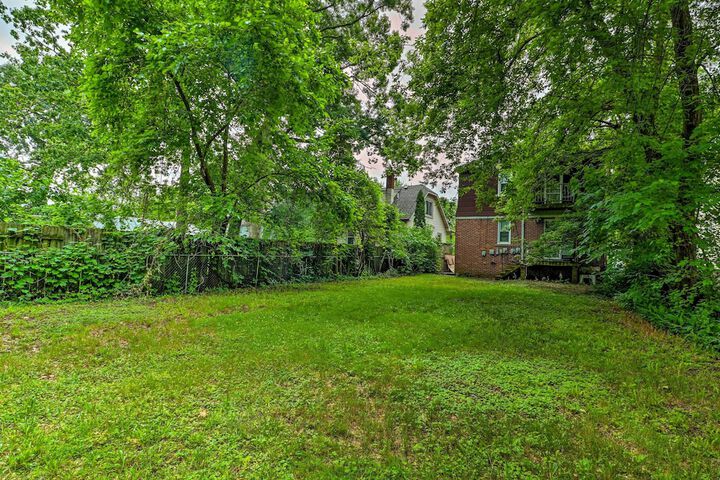 Ferndale Apartment w / Yard - Near the Detroit Zoo!