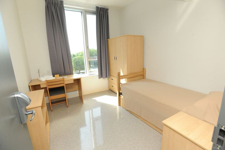 Room 48 of 69