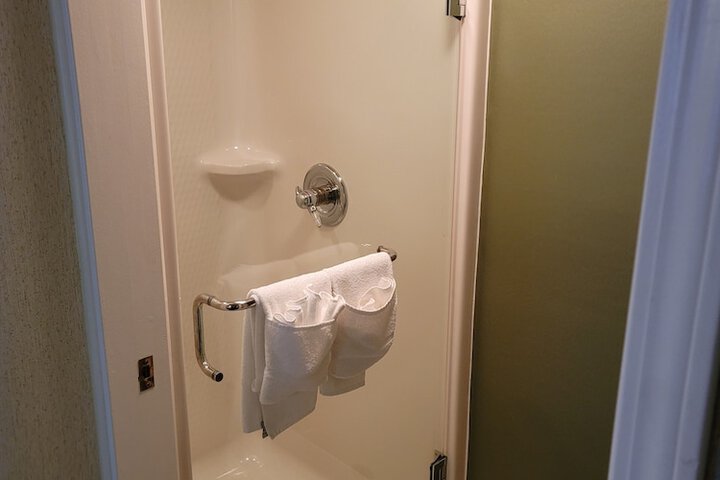 Room 48 of 61