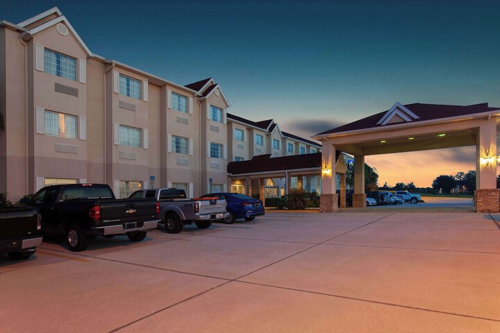 Hotel 3 of 53
