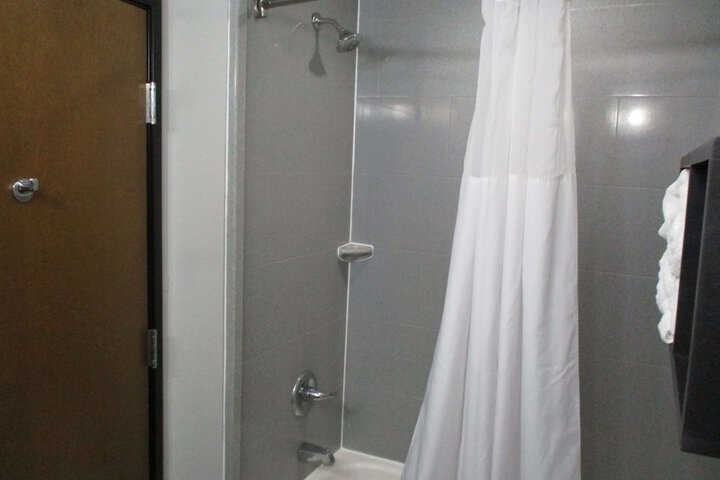 Room 16 of 31