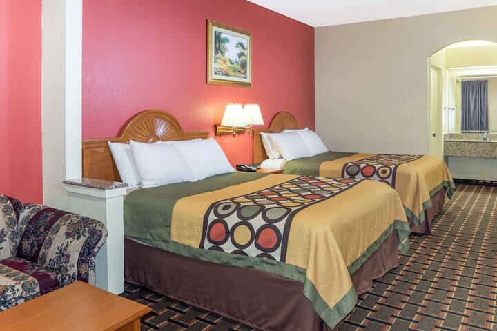 Room 15 of 16