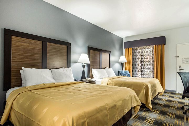 Room 13 of 28