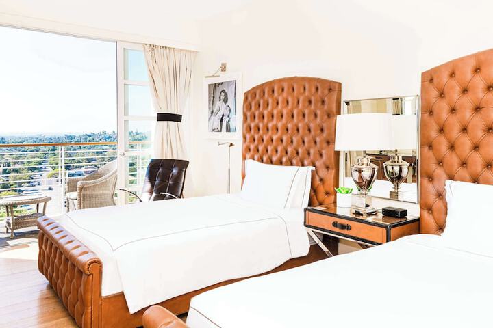 Room 15 of 54