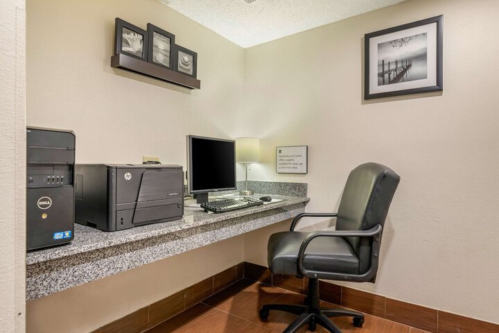 Business Center 29 of 29