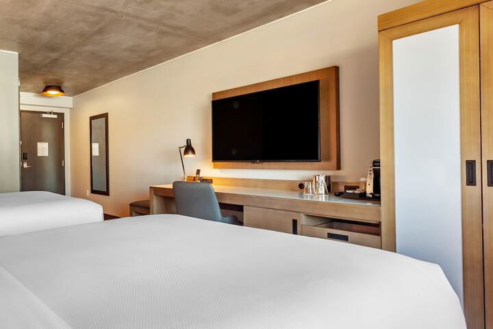 Room 27 of 59