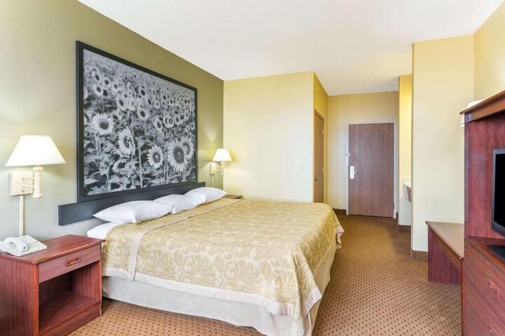 Western Inn & Suites