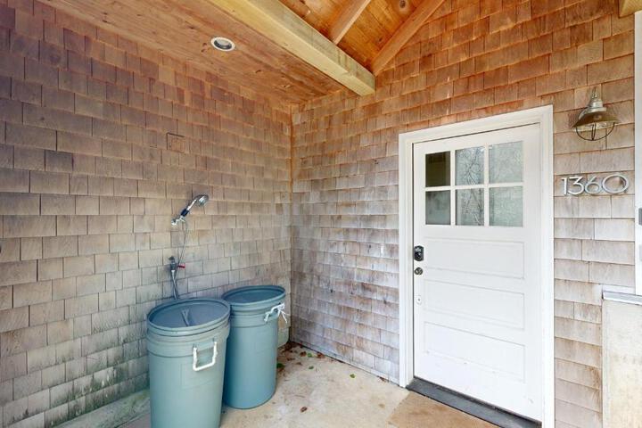 Alder Beach House