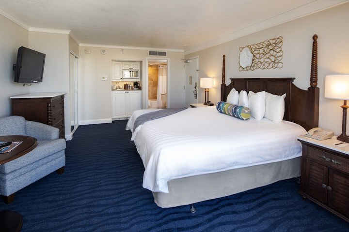 Island Grand at TradeWinds