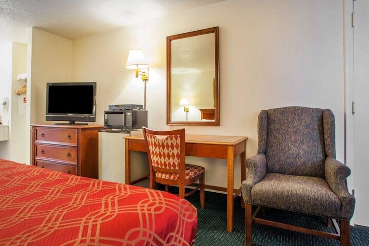 Room 10 of 20
