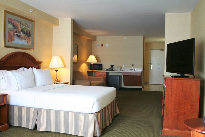 Room 12 of 37