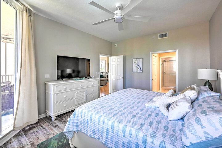 Naples Escape in Regatta w / Resort Amenities!