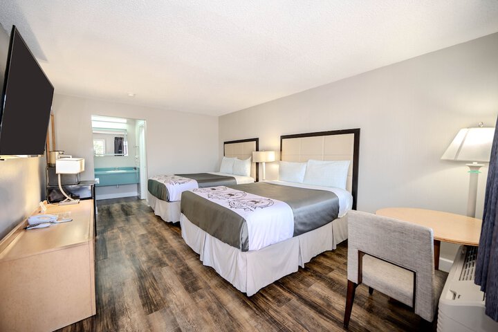 River Oak Inn