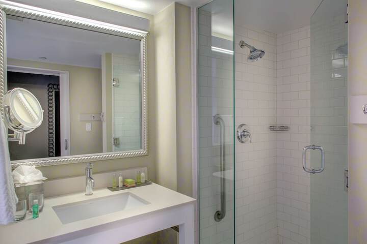 DoubleTree by Hilton Hotel Biloxi