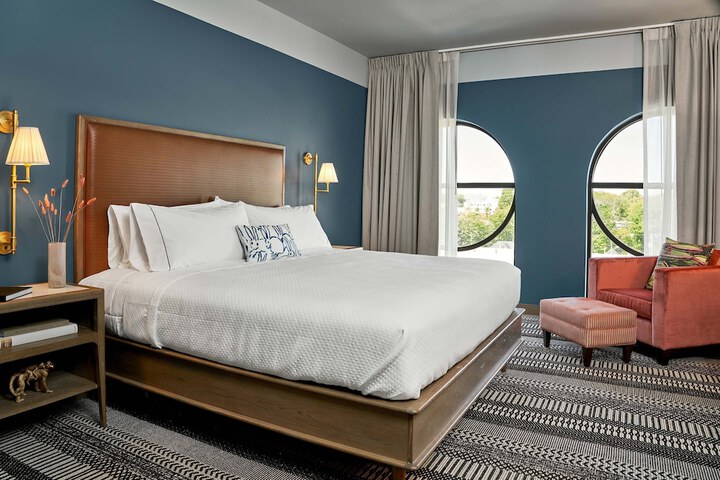 Room 14 of 60