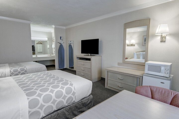 Room 13 of 28