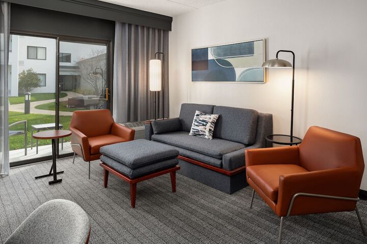 Courtyard Chicago Waukegan Gurnee