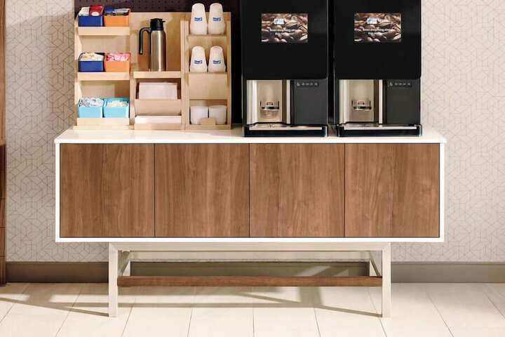 Holiday Inn Express Indianapolis Airport by IHG