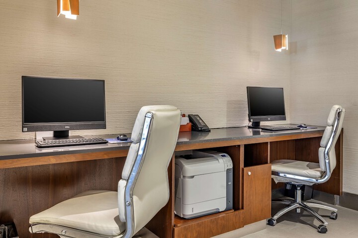 Business Center 42 of 45