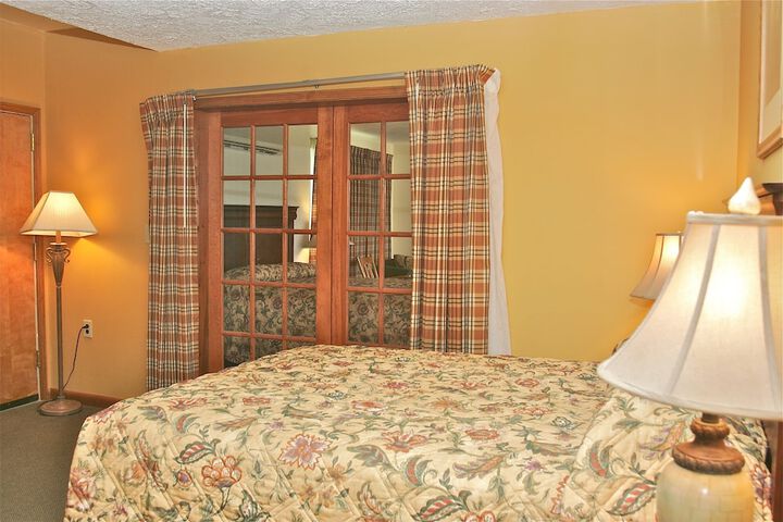 Room 25 of 105