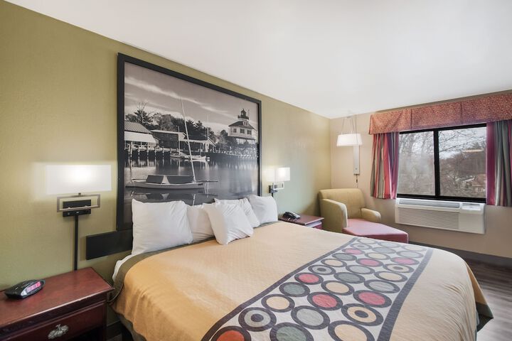 Room 8 of 21