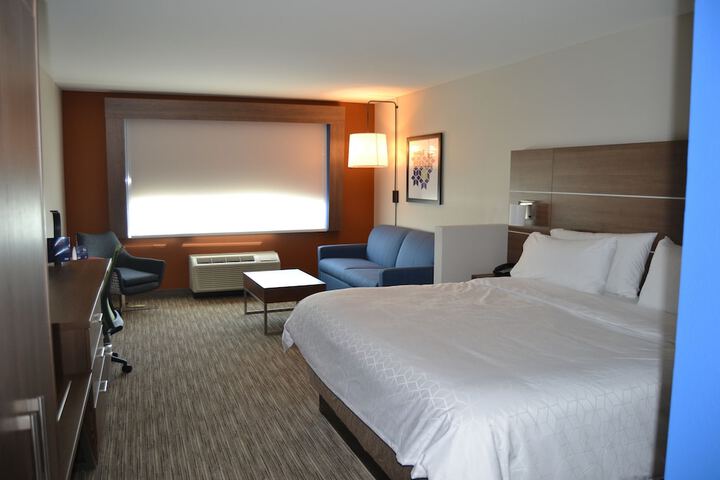 Room 14 of 42