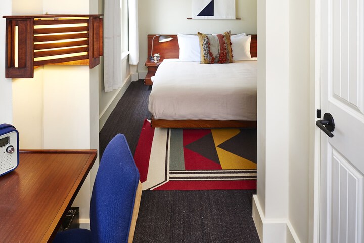 Room 40 of 72