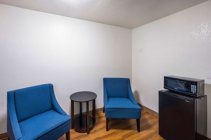 Room 14 of 34