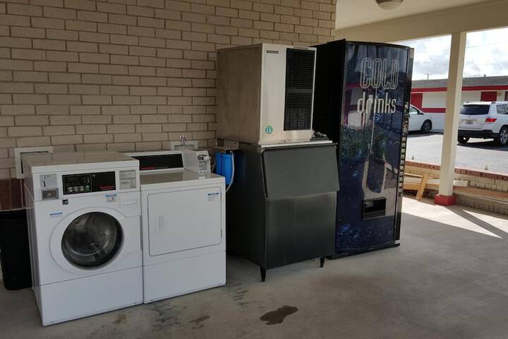 Laundry 29 of 38