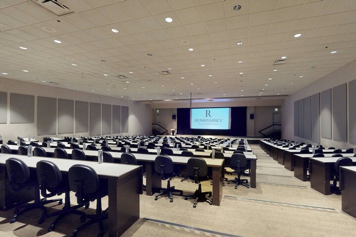 Renaissance Dallas North Hotel