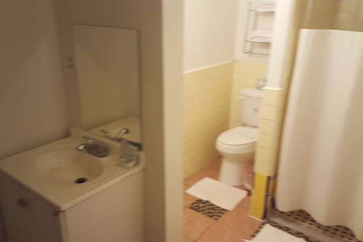 Room 25 of 37