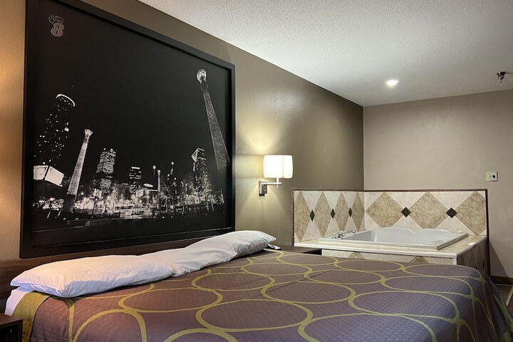 Room 7 of 15
