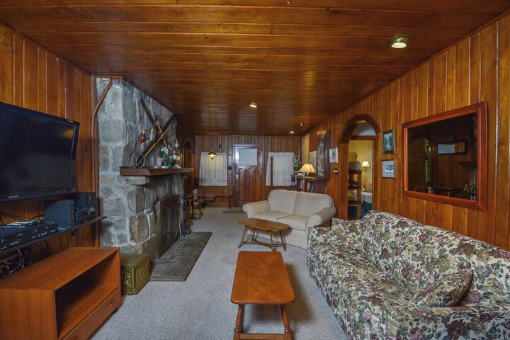 Simpsons Sanctuary by Taylor Made Deep Creek