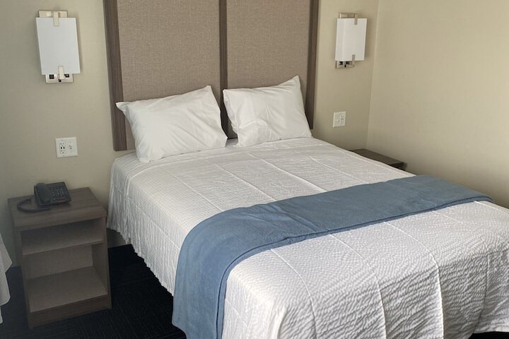 Room 14 of 16