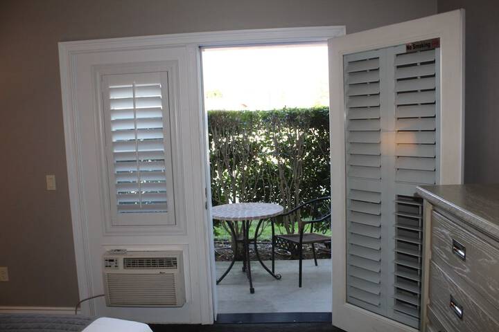 Room 10 of 34