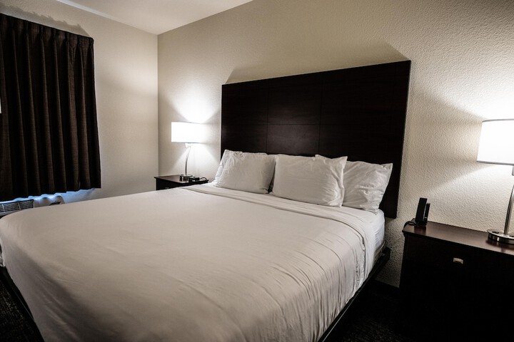 Cobblestone Hotel & Suites - Lamar