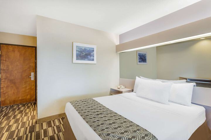 Room 20 of 27