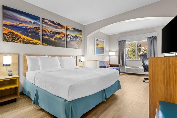 Days Inn & Suites by Wyndham Castle Rock