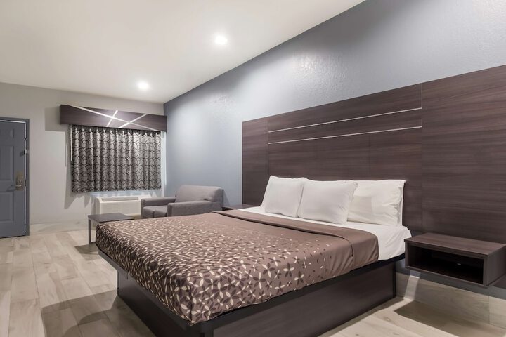 Room 15 of 35